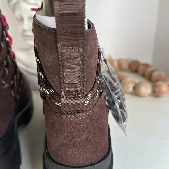 UGG Brisbane Lace Up Suede Platform Boots Size 9 Burnt Cedar NWOB - Picture 6 of 13